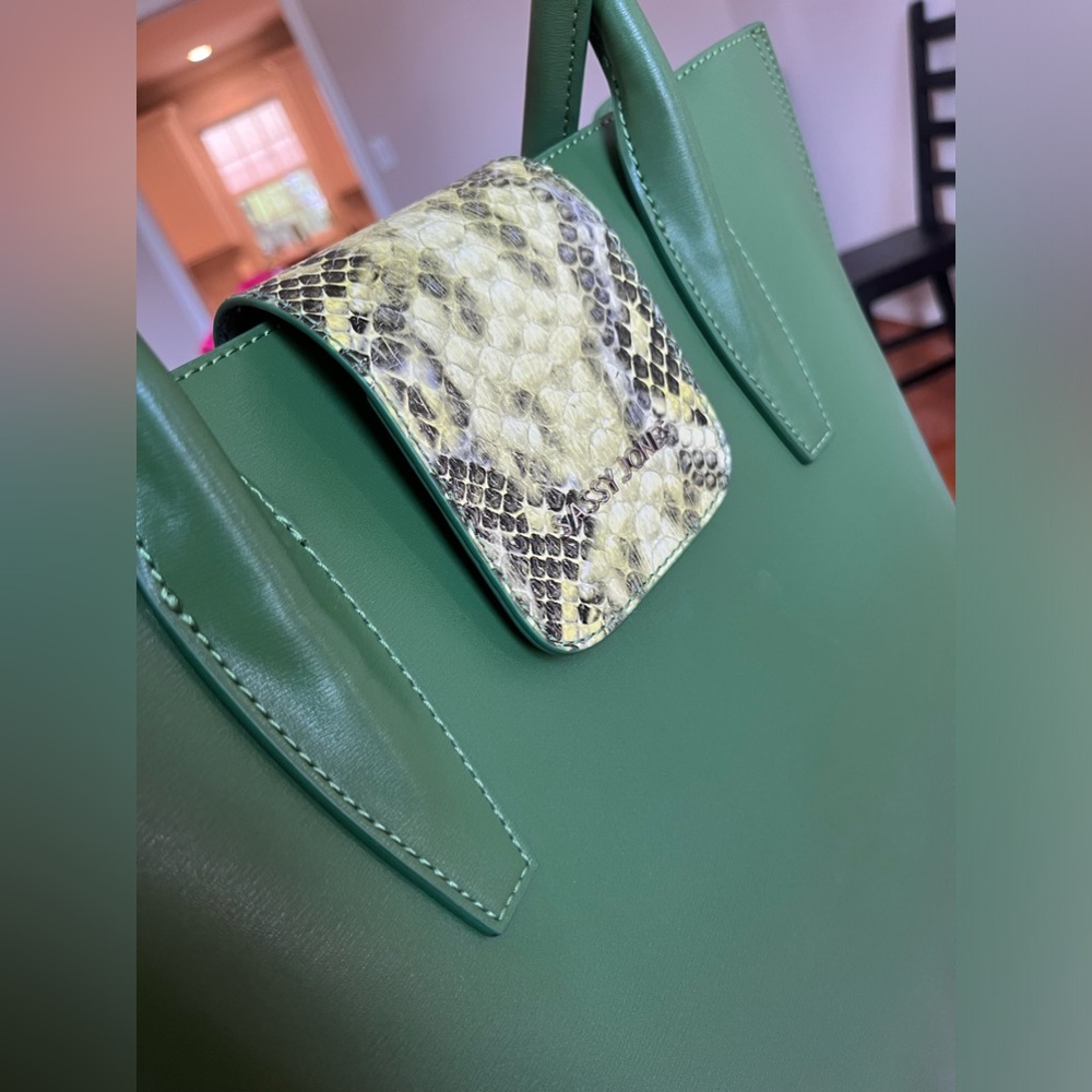 Sassy Jones Original Reia Zip-Top Oversized Luxe Tote - Emerald